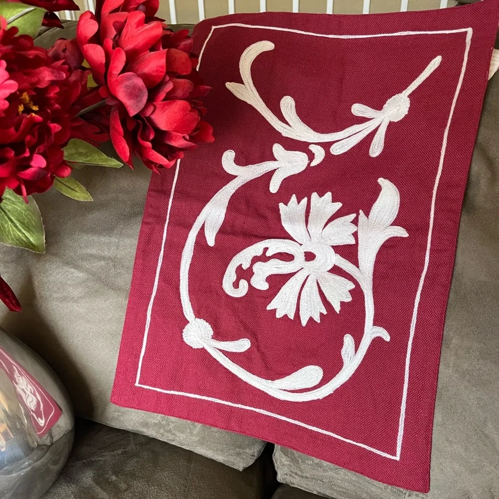 New table ware Williams Sonoma Crimson 8 Napkins and 8 Placemats deep Red